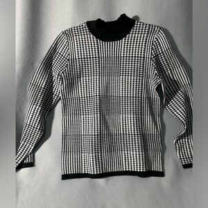 T Tahari Black and White Houndstooth Turtleneck Sweater